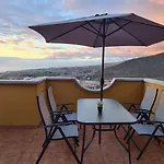 Lejlighed With A Serene Ocean And Mountain View *